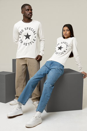 Too Special To Settle Circle Unisex Heavy Blend™ Crewneck Sweatshirt